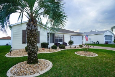 Under contract-accepting backup offers. This charming Austin on The Links of Spruce Creek in Florida - for sale on GolfHomes.com, golf home, golf lot