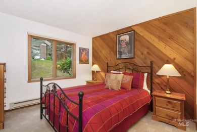 Fully furnished, 2BD/2BA condo in Elkhorn@ Sun Valley. Features on Elkhorn Golf Club in Idaho - for sale on GolfHomes.com, golf home, golf lot