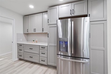 Stunning, move-in ready and walking distance from outdoor on Bella Vista Country Club and Golf Course in Arkansas - for sale on GolfHomes.com, golf home, golf lot