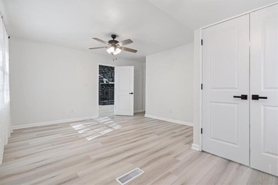 Stunning, move-in ready and walking distance from outdoor on Bella Vista Country Club and Golf Course in Arkansas - for sale on GolfHomes.com, golf home, golf lot