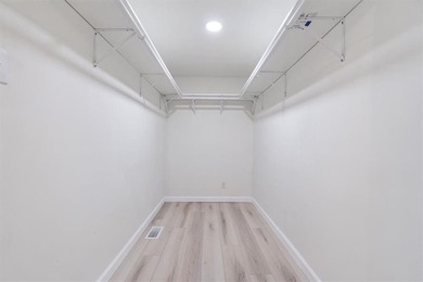 Stunning, move-in ready and walking distance from outdoor on Bella Vista Country Club and Golf Course in Arkansas - for sale on GolfHomes.com, golf home, golf lot