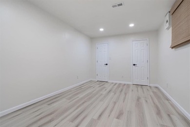 Stunning, move-in ready and walking distance from outdoor on Bella Vista Country Club and Golf Course in Arkansas - for sale on GolfHomes.com, golf home, golf lot