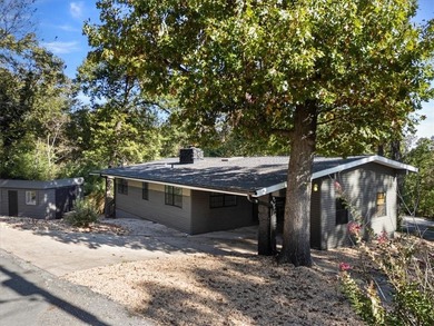 Stunning, move-in ready and walking distance from outdoor on Bella Vista Country Club and Golf Course in Arkansas - for sale on GolfHomes.com, golf home, golf lot