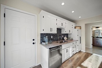 Welcome to this beautifully renovated townhome, perfectly on Teetering Rocks Links in Missouri - for sale on GolfHomes.com, golf home, golf lot