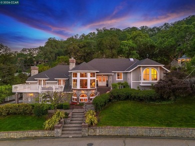 Expansive 5-bedroom custom Northgate home set on 1.81 acres with on Boundary Oak Golf Course in California - for sale on GolfHomes.com, golf home, golf lot