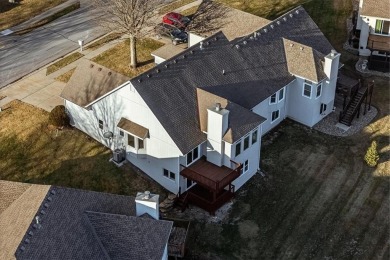 Welcome to this beautifully renovated townhome, perfectly on Teetering Rocks Links in Missouri - for sale on GolfHomes.com, golf home, golf lot