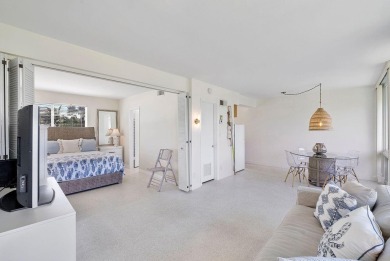 Experience mid-century modern charm in this cozy 1-bed, 1-bath on  in Florida - for sale on GolfHomes.com, golf home, golf lot