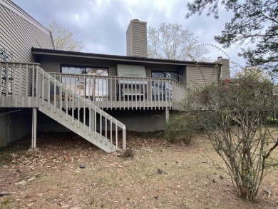 Beautiful remodeled condo with a lovely view of the 18th fairway on Indian Hills Country Club in Arkansas - for sale on GolfHomes.com, golf home, golf lot