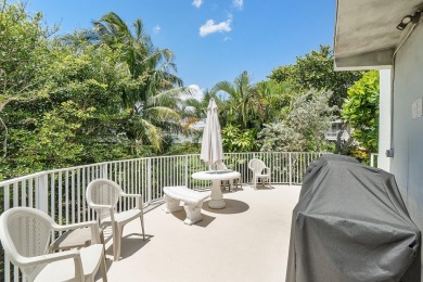 Experience mid-century modern charm in this cozy 1-bed, 1-bath on  in Florida - for sale on GolfHomes.com, golf home, golf lot