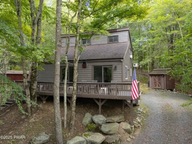 Welcome to this contemporary Pocono retreat located in the on The Hideout Golf in Pennsylvania - for sale on GolfHomes.com, golf home, golf lot