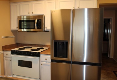 In ''The Plantation'' golf community with amenities including on The Plantation Golf Club in Mississippi - for sale on GolfHomes.com, golf home, golf lot