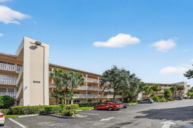1ST FLOOR FULLY RENOVATED 2/2 CONDO, OPEN CONCEPT KITCHEN WITH on Wynmoor Golf Course in Florida - for sale on GolfHomes.com, golf home, golf lot