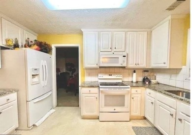 Motivated Seller ..This is the one you've been looking for. Such on Collins Hill Golf Club in Georgia - for sale on GolfHomes.com, golf home, golf lot