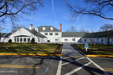 Newly renovated first floor condo with direct entry garage. The on Rossmoor Golf Club in New Jersey - for sale on GolfHomes.com, golf home, golf lot