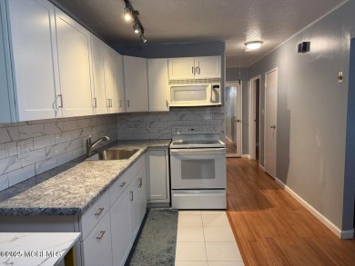 This updated 1-bedroom co-op in Crestwood Village 1, Whiting, NJ on Keswick Village Golf Course in New Jersey - for sale on GolfHomes.com, golf home, golf lot