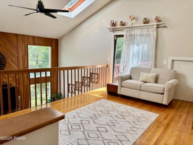 Immaculate move-in ready home in one of Lake Wallenpaupack's on Paupack Hills Golf and Country Club in Pennsylvania - for sale on GolfHomes.com, golf home, golf lot