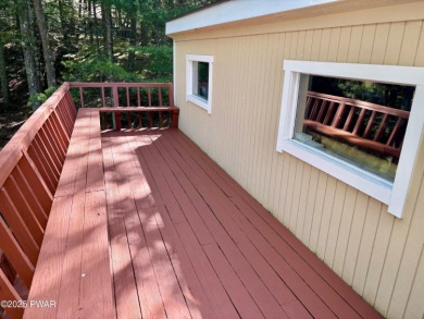 Immaculate move-in ready home in one of Lake Wallenpaupack's on Paupack Hills Golf and Country Club in Pennsylvania - for sale on GolfHomes.com, golf home, golf lot