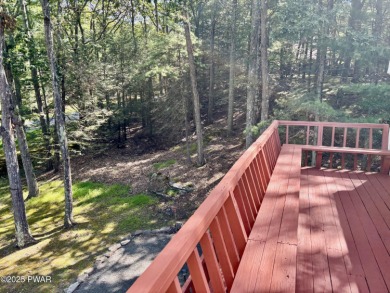 Immaculate move-in ready home in one of Lake Wallenpaupack's on Paupack Hills Golf and Country Club in Pennsylvania - for sale on GolfHomes.com, golf home, golf lot