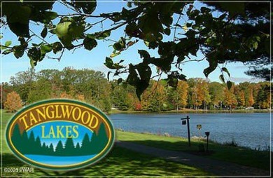 Immaculate move-in ready home in one of Lake Wallenpaupack's on Paupack Hills Golf and Country Club in Pennsylvania - for sale on GolfHomes.com, golf home, golf lot