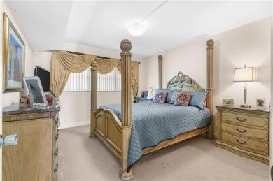 COME SEE THIS BEAUTY: HIGHLY SOUGHT AFTERSPLIT BEDROOM PLAN on Palm-Aire Country Club and Resort - The Oaks in Florida - for sale on GolfHomes.com, golf home, golf lot