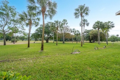 COME SEE THIS BEAUTY: HIGHLY SOUGHT AFTERSPLIT BEDROOM PLAN on Palm-Aire Country Club and Resort - The Oaks in Florida - for sale on GolfHomes.com, golf home, golf lot