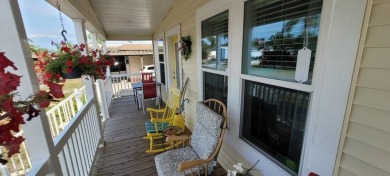 FLORIDA LIVING AT IT'S FINEST!!!  NO REPAIRS NEEDED! METICULOUS on Riverbend Golf and Country Club in Florida - for sale on GolfHomes.com, golf home, golf lot