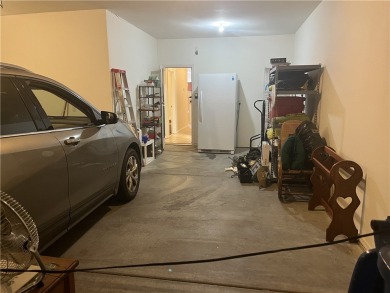 Enter into this lovely home with 3bedrooms, 2 baths, large on Chaparral Golf and Country Club in Arizona - for sale on GolfHomes.com, golf home, golf lot