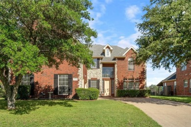 UPDATED WATERVIEW GOLF COURSE HOME! NEW LVP FLOORING, NEW CARPET on Jim Boggs in Texas - for sale on GolfHomes.com, golf home, golf lot