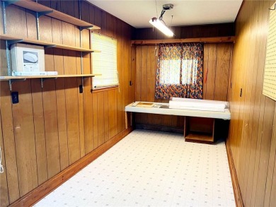 REFRESHED INTERIOR...LAKE COMMUNITY....CLOSE TO GOLF COURSE! on Diamond Hills Country Club in Arkansas - for sale on GolfHomes.com, golf home, golf lot