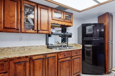 Come check out this quaint Townhouse nestled close to downtown on Hilaman Park Golf Course in Florida - for sale on GolfHomes.com, golf home, golf lot