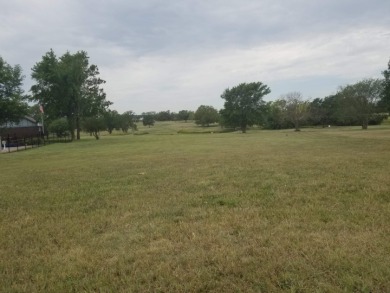 This vacant lot is situated between two very nice homes in on Eureka Country Club in Kansas - for sale on GolfHomes.com, golf home, golf lot