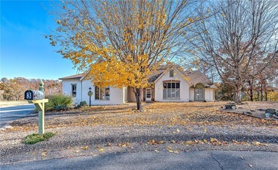 Golf-Front Living on Scotsdale Course! Location, Location on Bella Vista Country Club - Scottsdale in Arkansas - for sale on GolfHomes.com, golf home, golf lot