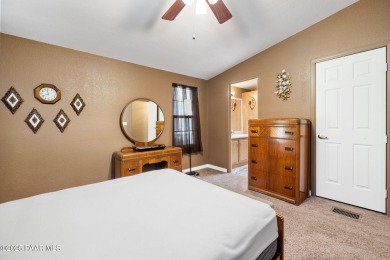 CHARMING 2 BEDROOM 2 BATH HOME ,OFFICE, FORMAL DINING ROOM on Quail Wood Greens Golf Course in Arizona - for sale on GolfHomes.com, golf home, golf lot