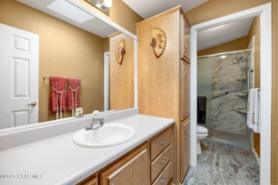 CHARMING 2 BEDROOM 2 BATH HOME ,OFFICE, FORMAL DINING ROOM on Quail Wood Greens Golf Course in Arizona - for sale on GolfHomes.com, golf home, golf lot
