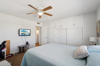 Priced to sell! This fully renovated gemini twin is ready for on Sun City Lakes West and East in Arizona - for sale on GolfHomes.com, golf home, golf lot
