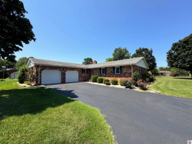 West Oaks Subdivision in Benton! This 3 bedroom/3 bath home in on Benton Golf and Country Club in Kentucky - for sale on GolfHomes.com, golf home, golf lot