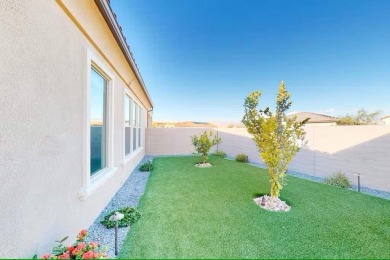 Open everyday by appointment. 
This gorgeous two-bedroom on Mission Hills Golf Club in California - for sale on GolfHomes.com, golf home, golf lot