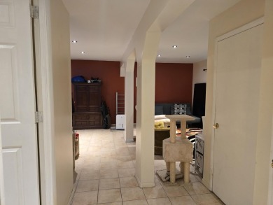 This 4 bedroom, 2 bath split level home sits in an amenity on Pocono Farms Country Club in Pennsylvania - for sale on GolfHomes.com, golf home, golf lot