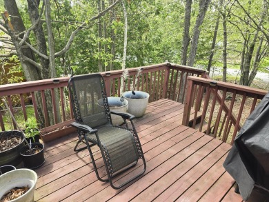 This 4 bedroom, 2 bath split level home sits in an amenity on Pocono Farms Country Club in Pennsylvania - for sale on GolfHomes.com, golf home, golf lot
