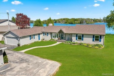 Exquisite Lakefront Ranch on Crooked Lake- Discover the perfect on Oak Pointe Country Club in Michigan - for sale on GolfHomes.com, golf home, golf lot