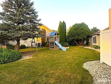 Almost 2300 sq ft, 2 bedrooms, 2.5 bath with a great room and a on Cross Creek Golf Club in Indiana - for sale on GolfHomes.com, golf home, golf lot