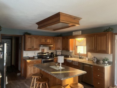 Almost 2300 sq ft, 2 bedrooms, 2.5 bath with a great room and a on Cross Creek Golf Club in Indiana - for sale on GolfHomes.com, golf home, golf lot