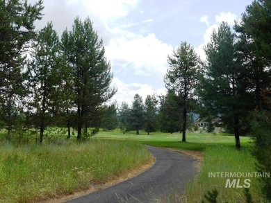 Beautiful lot with great location on Jug Mtn Ranch Golf Course on Jug Mountain Ranch Golf Course in Idaho - for sale on GolfHomes.com, golf home, golf lot