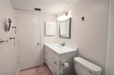 Updated Kitchen and Bath! Kitchen has High-end New Quartz on Seven Lakes Golf and Tennis Community in Florida - for sale on GolfHomes.com, golf home, golf lot