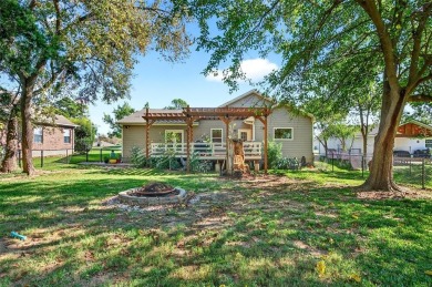 Welcome to this beautiful modern home located inside the gated on Lake Kiowa Golf Course in Texas - for sale on GolfHomes.com, golf home, golf lot