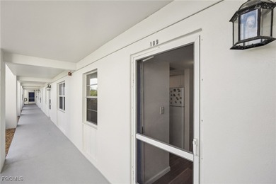 Updated Kitchen and Bath! Kitchen has High-end New Quartz on Seven Lakes Golf and Tennis Community in Florida - for sale on GolfHomes.com, golf home, golf lot