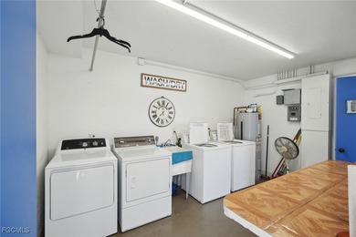 Updated Kitchen and Bath! Kitchen has High-end New Quartz on Seven Lakes Golf and Tennis Community in Florida - for sale on GolfHomes.com, golf home, golf lot