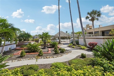 Updated Kitchen and Bath! Kitchen has High-end New Quartz on Seven Lakes Golf and Tennis Community in Florida - for sale on GolfHomes.com, golf home, golf lot