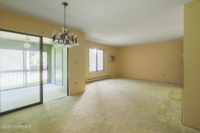 Ground level living in 55+ Covered Bridge II with two bedrooms on Pine Brook Golf Course in New Jersey - for sale on GolfHomes.com, golf home, golf lot