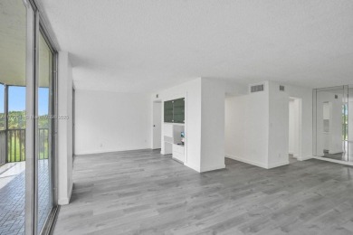 INVESTOR OPPORTUNITY !! Unit Currently occupied by Excellent and on Inverrary Country Club in Florida - for sale on GolfHomes.com, golf home, golf lot